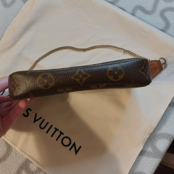 ๐SOLD๐ Louis Vuitton Murakami Cherry Pochette bag - Picture 5 of 14